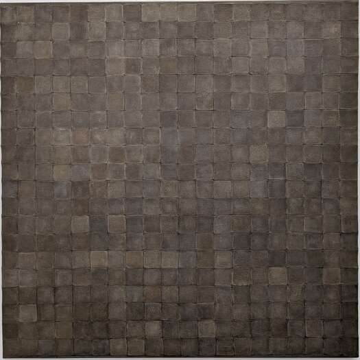Another 400 Possibilities | 2022 | soils from Bavaria, Germany | with acrylic on cotton patches sewn together | 140 x 140 cm Another 400 Possibilities | 2022 | soils from Bavaria, Germany | with acrylic on cotton patches sewn together | 140 x 140 cm