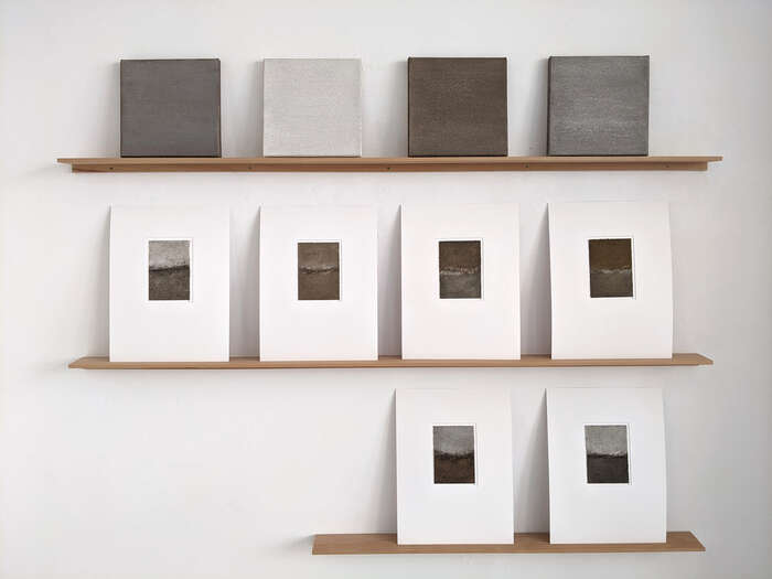 A Bavarian Space 1 - 4 | 2019 | soils from Bavaria, Germany | with acrylic on linen | ea. 24 x 24 cm
Small Horizons 1 - 6 | 2022 | soils from Bavaria, Germany | with acrylic on paper | ea. 40 x 30 cm with mat A Bavarian Space 1 - 4 | 2019 | soils from Bavaria, Germany | with acrylic on linen | ea. 24 x 24 cm
Small Horizons 1 - 6 | 2022 | soils from Bavaria, Germany | with acrylic on paper | ea. 40 x 30 cm with mat