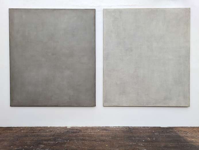 Just That Time of Year (diptych) | 2020 | soils from Bavaria, Germany | with acrylic on cotton | ca. 160 x 290 cm Just That Time of Year (diptych) | 2020 | soils from Bavaria, Germany | with acrylic on cotton | ca. 160 x 290 cm